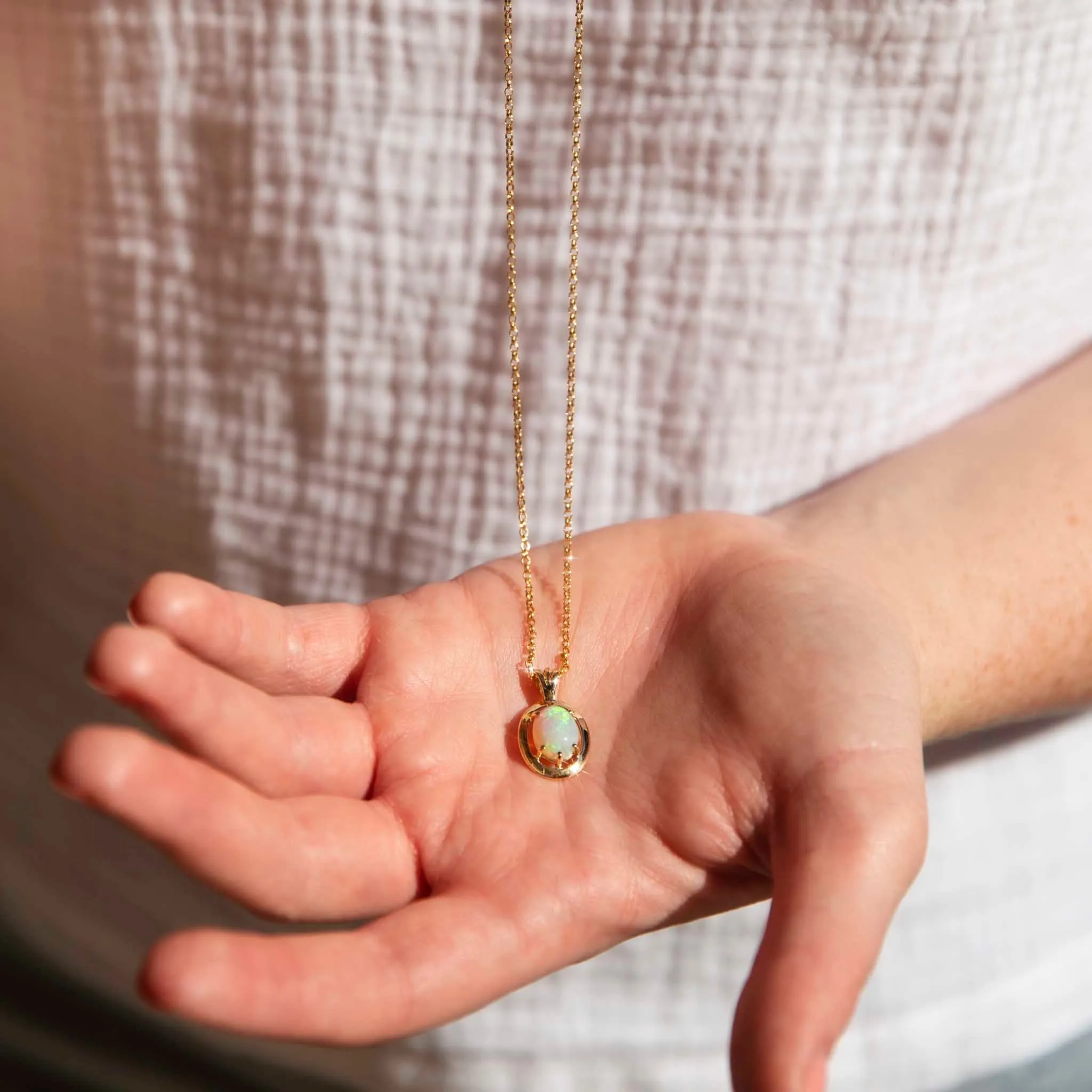 Amalita 1980s Opal Pendant & Chain 18ct Gold