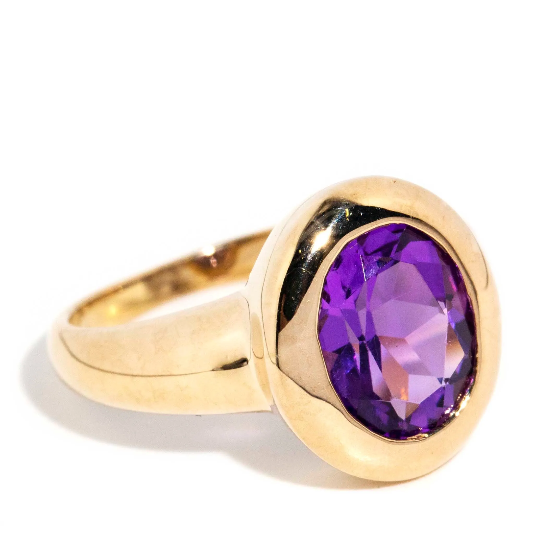 Candice 1990s Rubover Amethyst 9ct Gold Ring