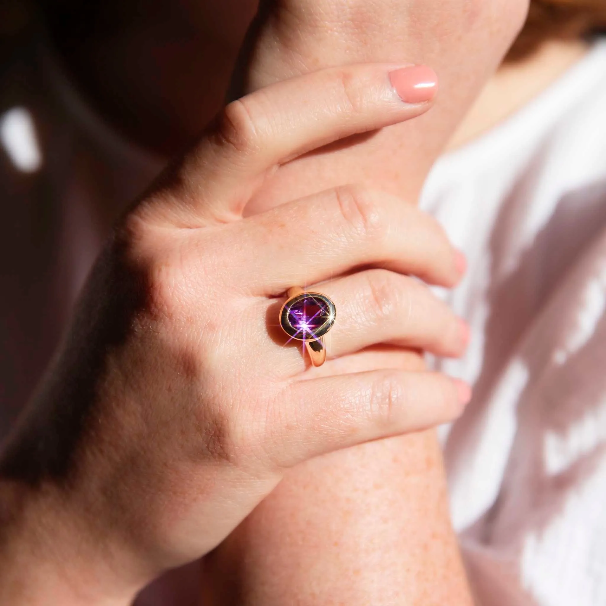 Candice 1990s Rubover Amethyst 9ct Gold Ring
