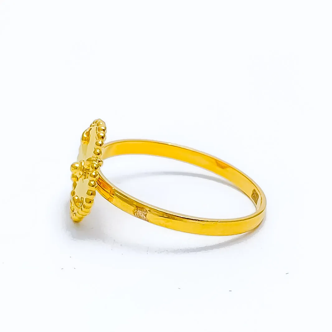 Imperial Glowing 21K Gold Clover Ring
