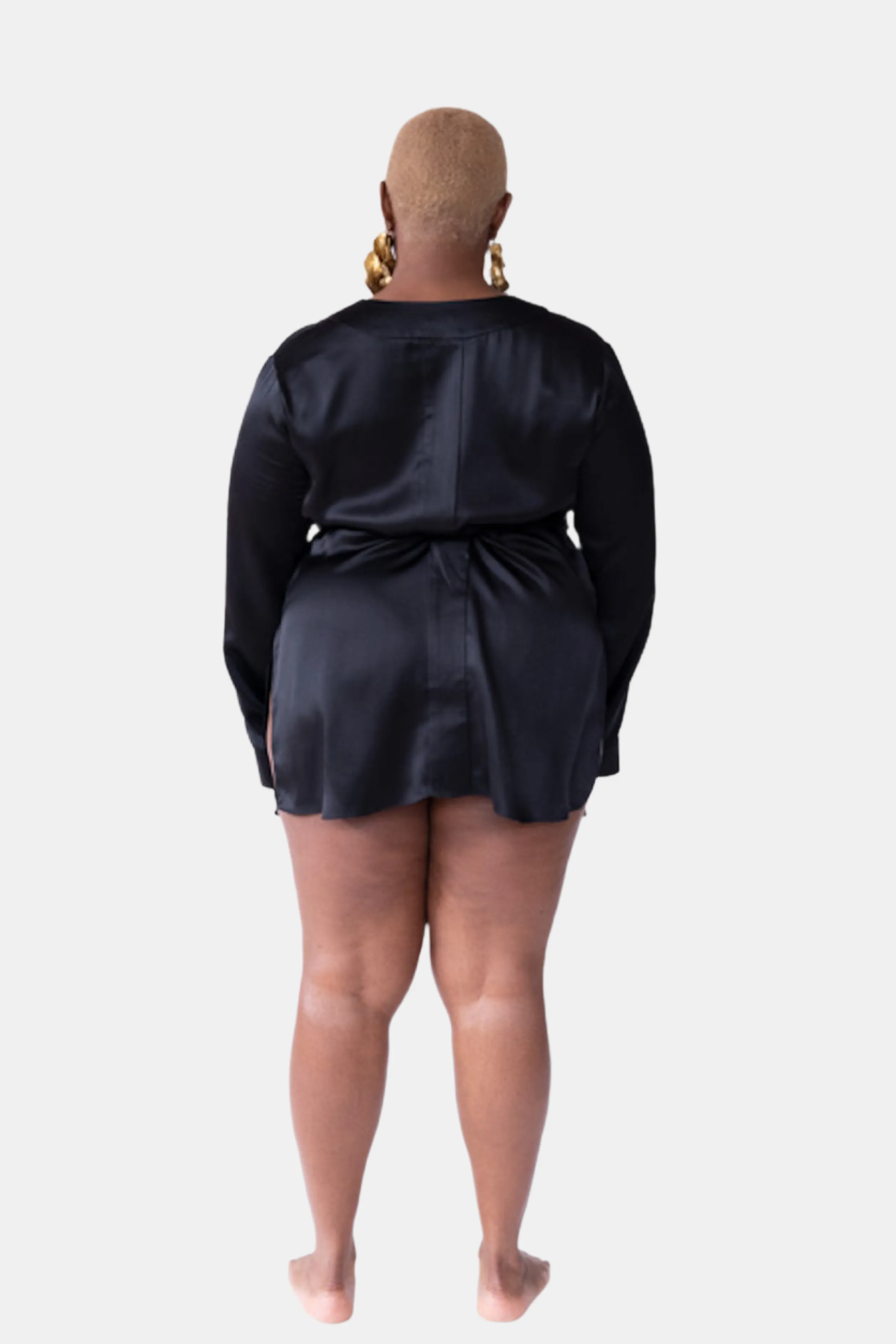 LOLA SILK SHORT ROBE IN NOIRE