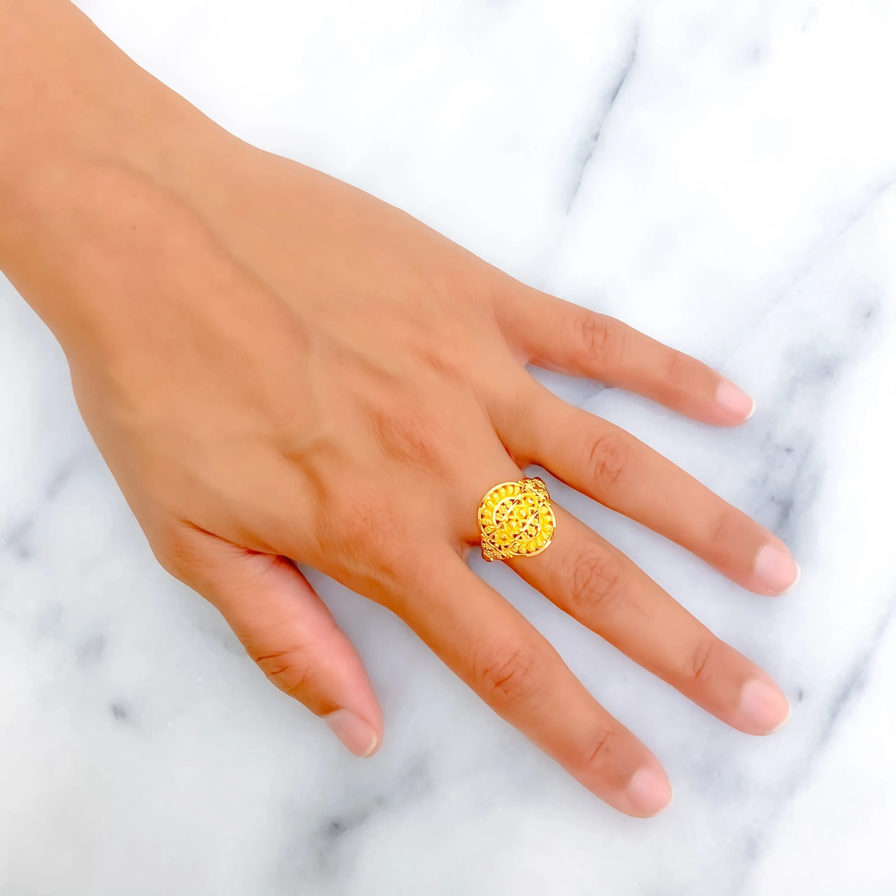 Lovely Detailed 22K Gold Ring