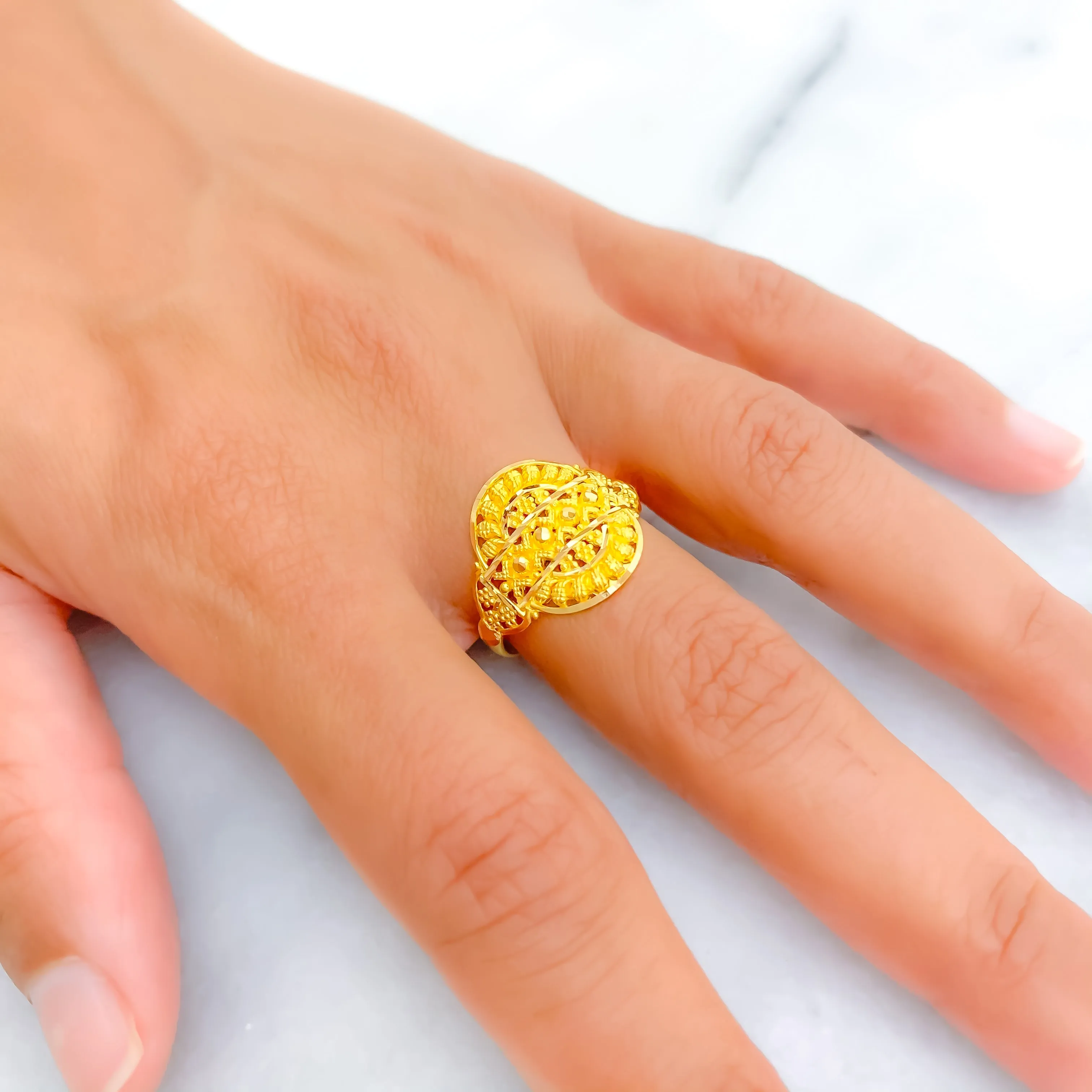 Lovely Detailed 22K Gold Ring