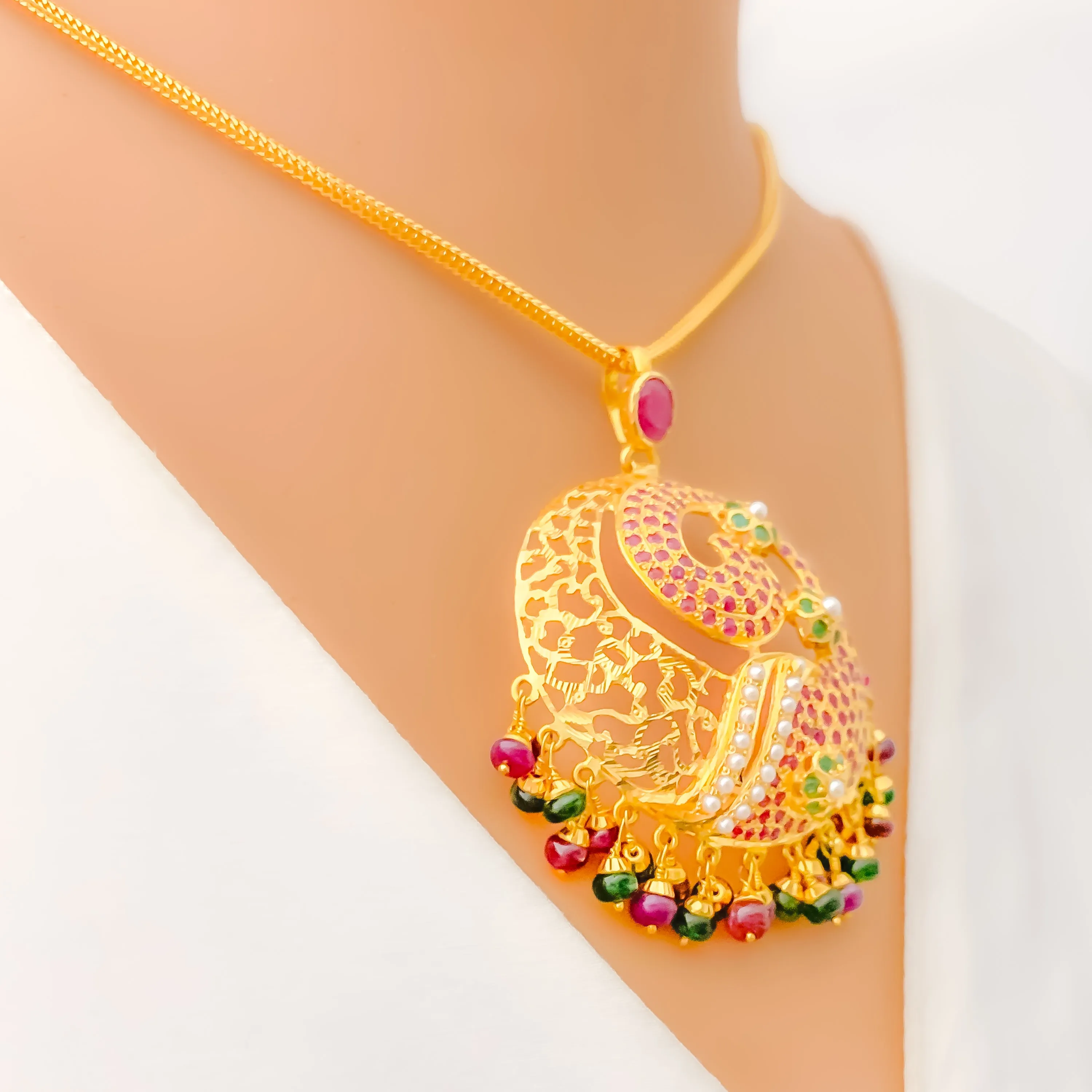 Majestic Floral Curve 22k Gold Pendant