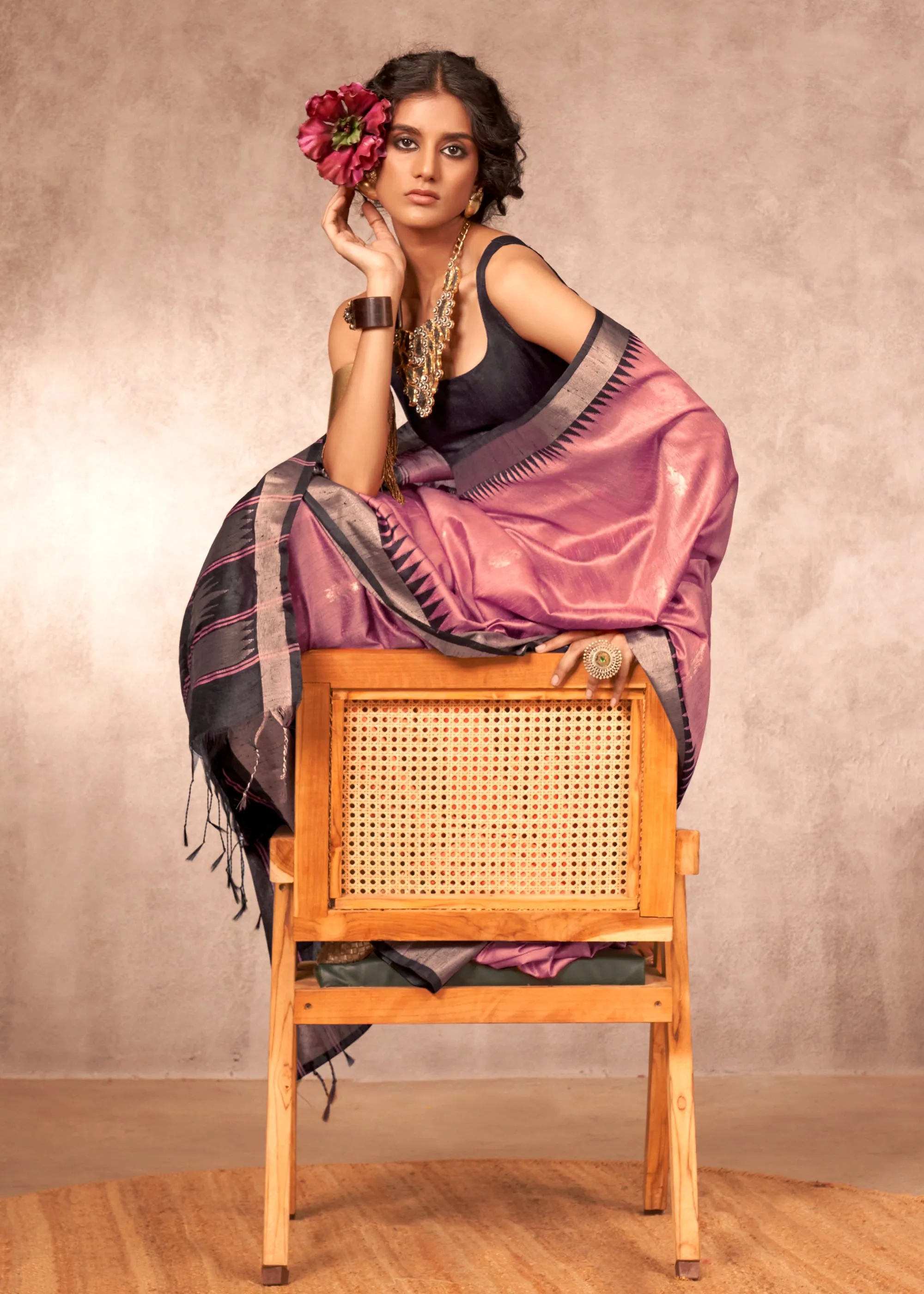 Mauve Pink Woven Banarasi Silk Saree With Contrast Border