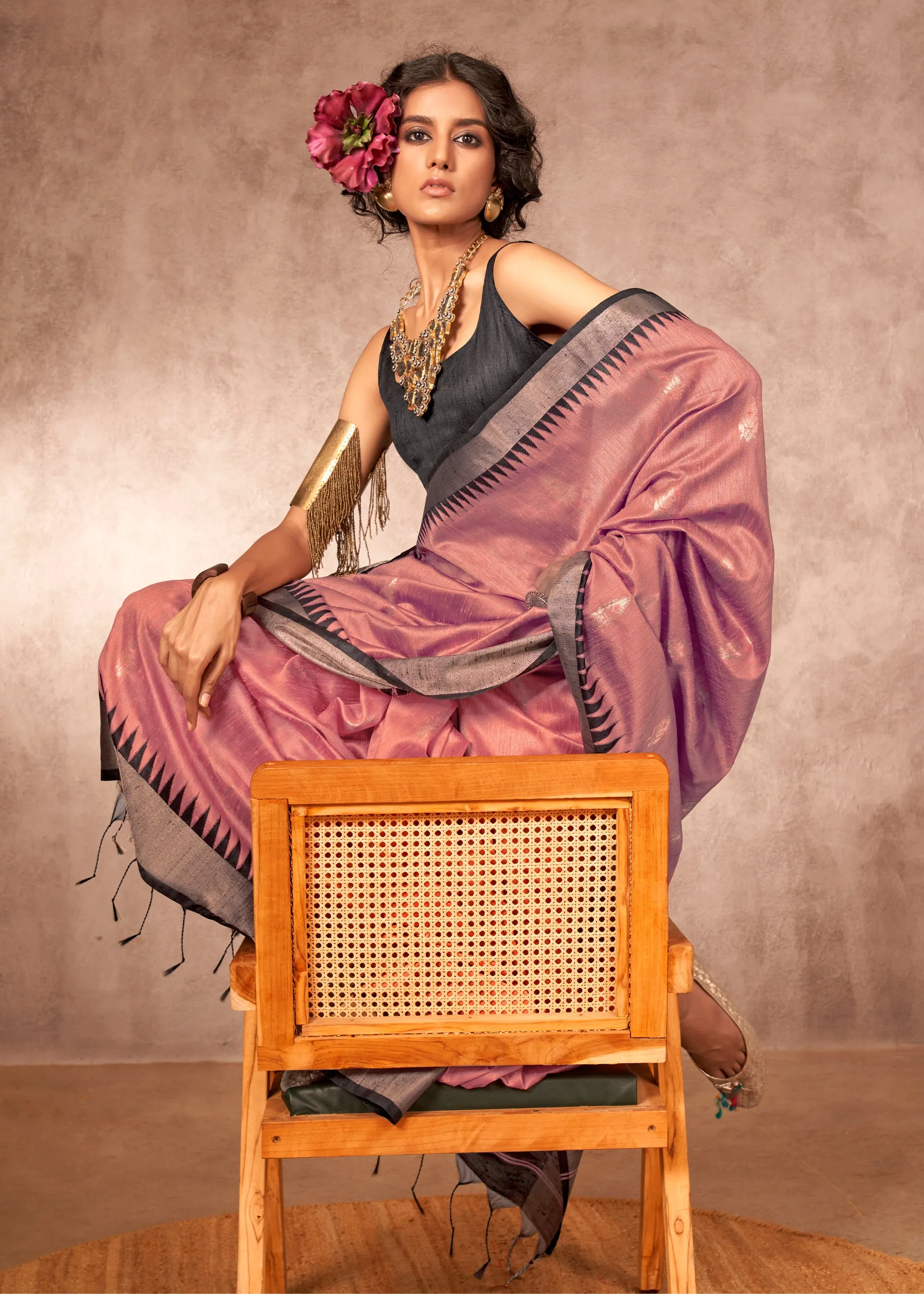 Mauve Pink Woven Banarasi Silk Saree With Contrast Border
