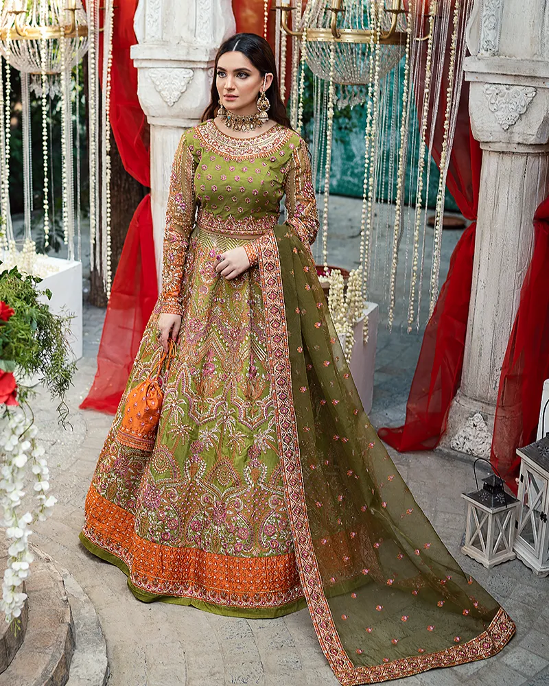 Mehndi Dress in Wedding Lehenga Choli and Dupatta Style