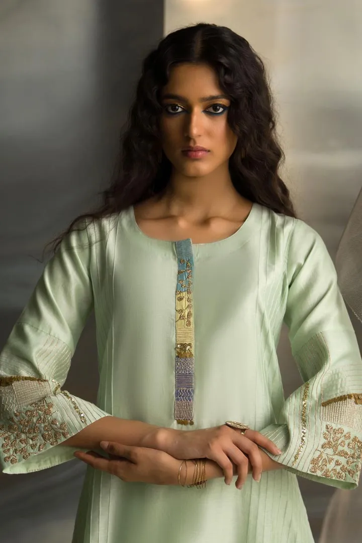 Mis'r Embroidered Flared Sleeve Kurta Set