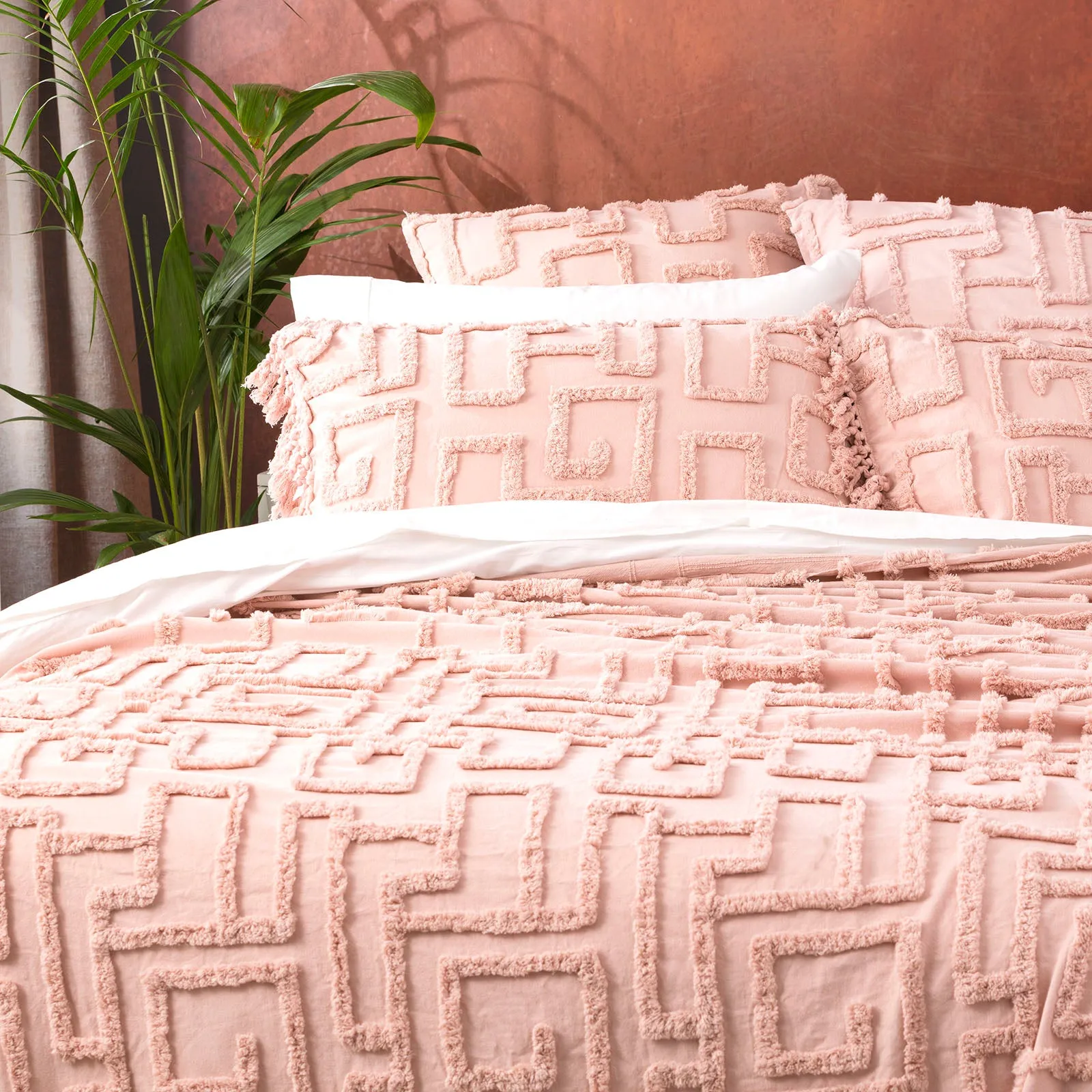 Renee Taylor Riley 100% Cotton Vintage Washed Tufted Bed Cover - Blush