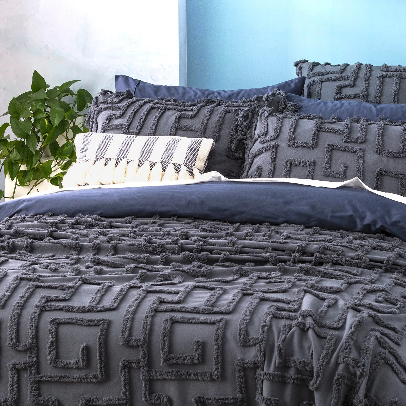 Renee Taylor Riley 100% Cotton Vintage Washed Tufted Bed Cover - Slate