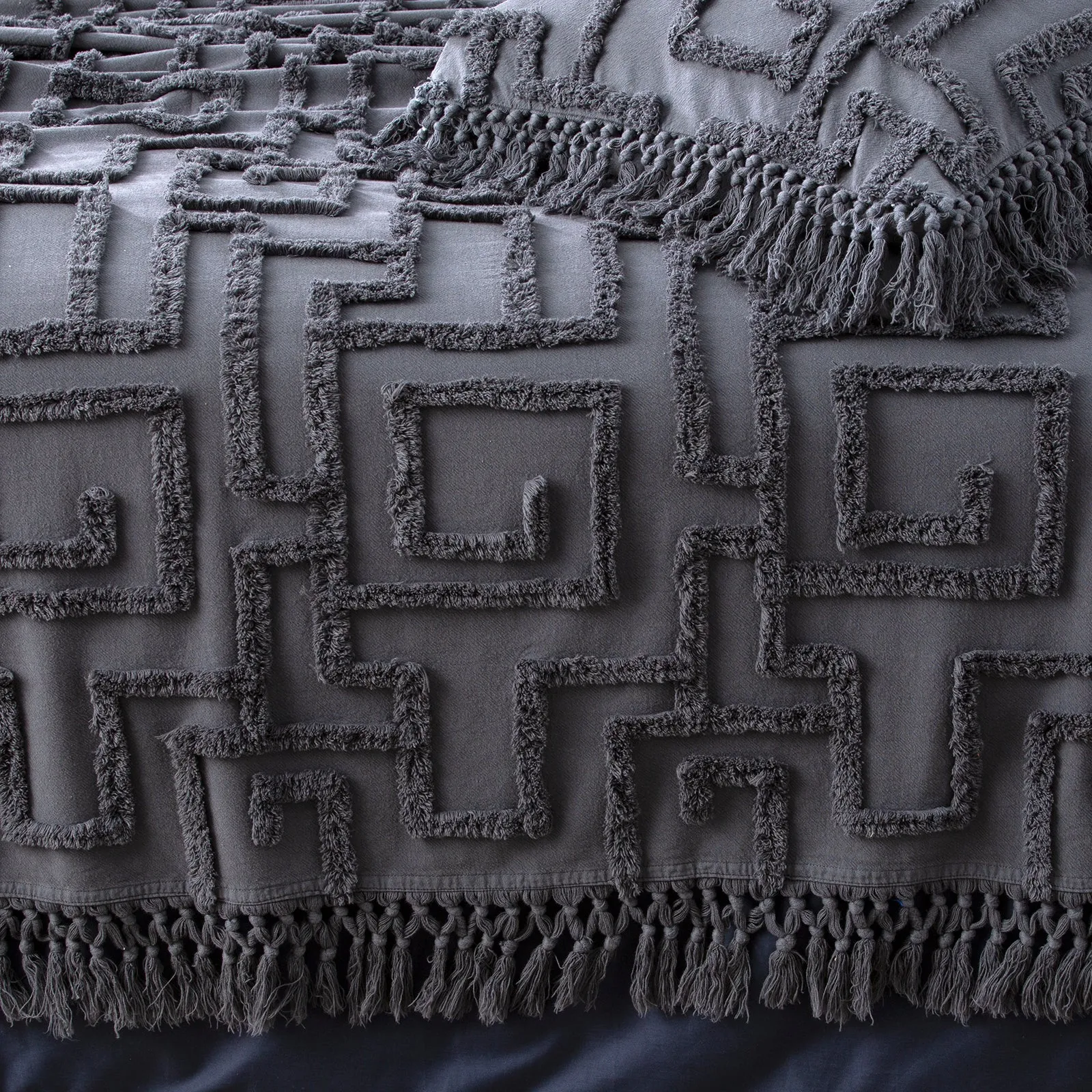 Renee Taylor Riley 100% Cotton Vintage Washed Tufted Bed Cover - Slate