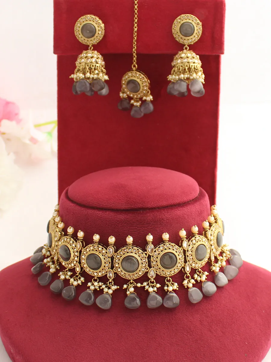 Saavi Necklace Set