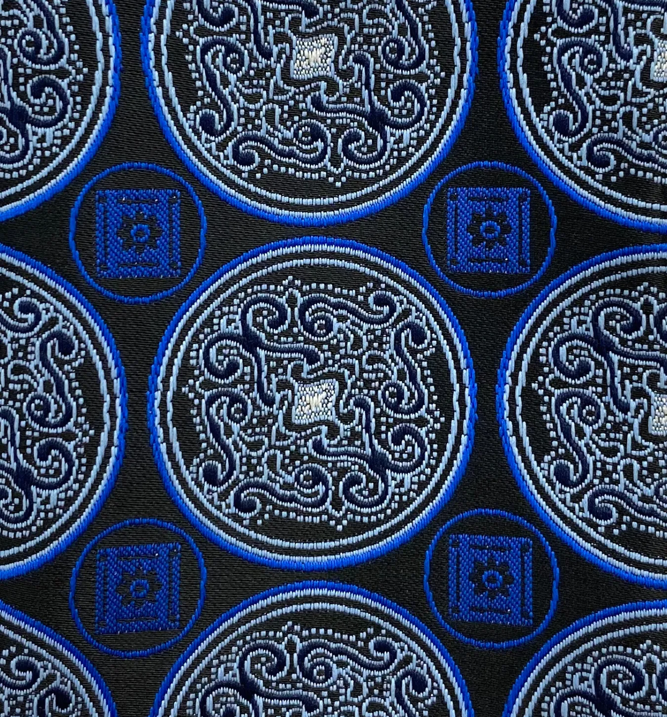 Stacy Adams Tie and Handkerchief - Black and Blue Medallion T18