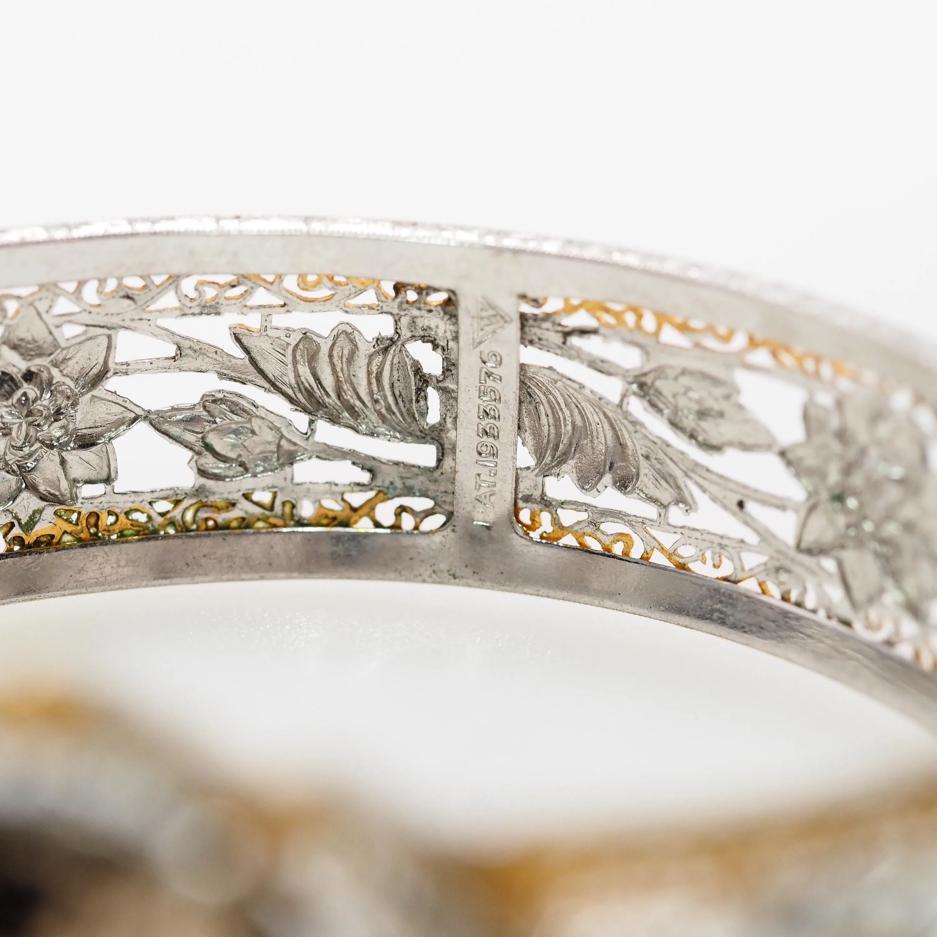 Vintage 1930s JJ WHITE Art Deco Dendritic Agate and Silver Plated Filigree 6.75" Bracelet - 30s Deco Agate Bangle Bracelet